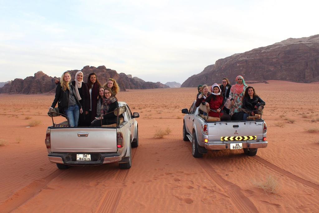 Black Irish Camp And Tours Wadi Rum Eksteriør billede